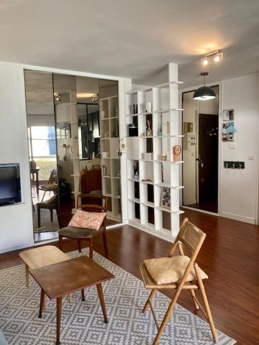Paris : Appartement Familial Avec Parking Prive Clichy Exterior photo